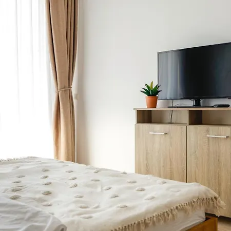 Corina Summerland Apartament *