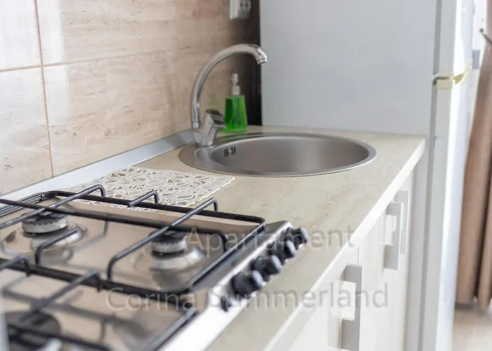 Corina Summerland Mamaia