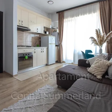 Corina Summerland * Mamaia