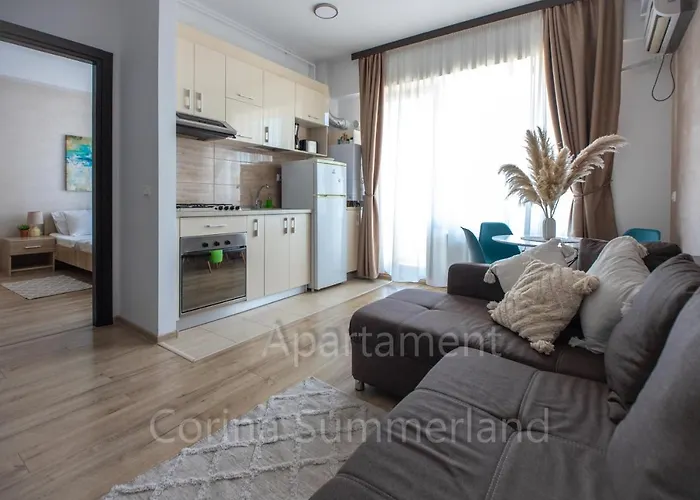 Corina Summerland * Mamaia